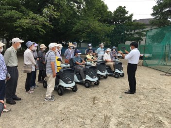 セニアカー安全運転講習会を実施しました。